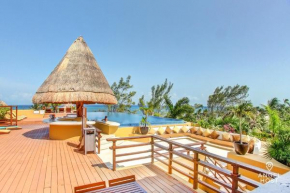 Fabulous Playa Getaway at 38th and Beach plus 2 Pools Onsite
